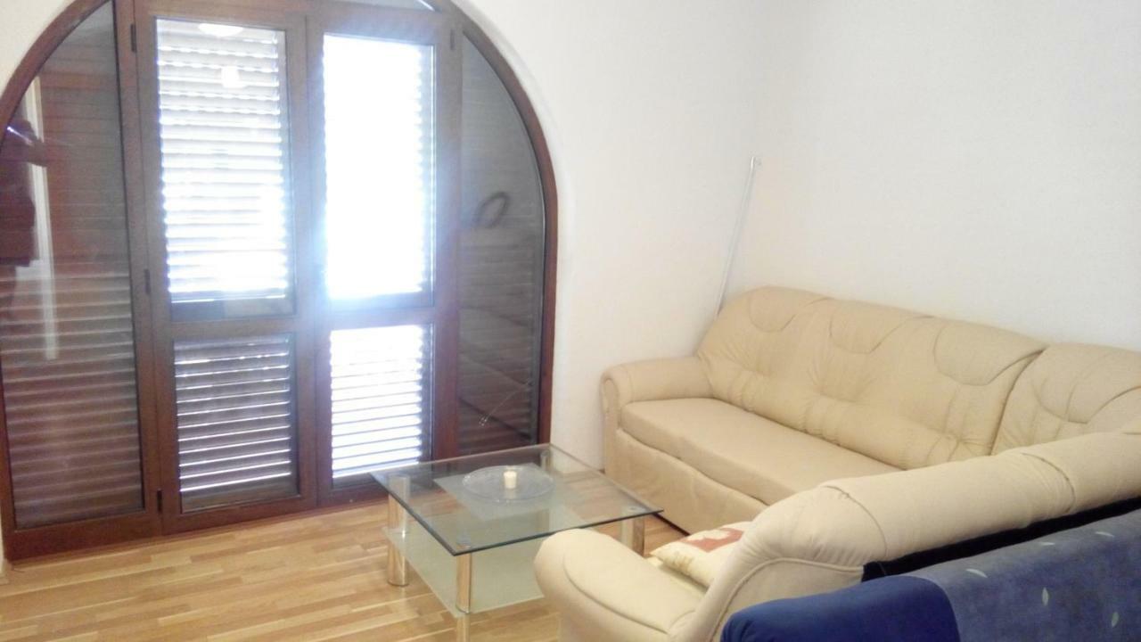 Ivica Apartments Punat Exterior photo